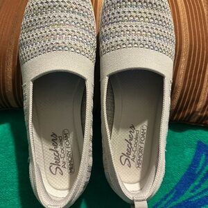 Skechers Tan and Purple Sneakers Slip-On Comfort